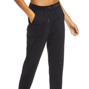 Zella NEW w/tags, Sz S, Black Live In Pocket Joggers